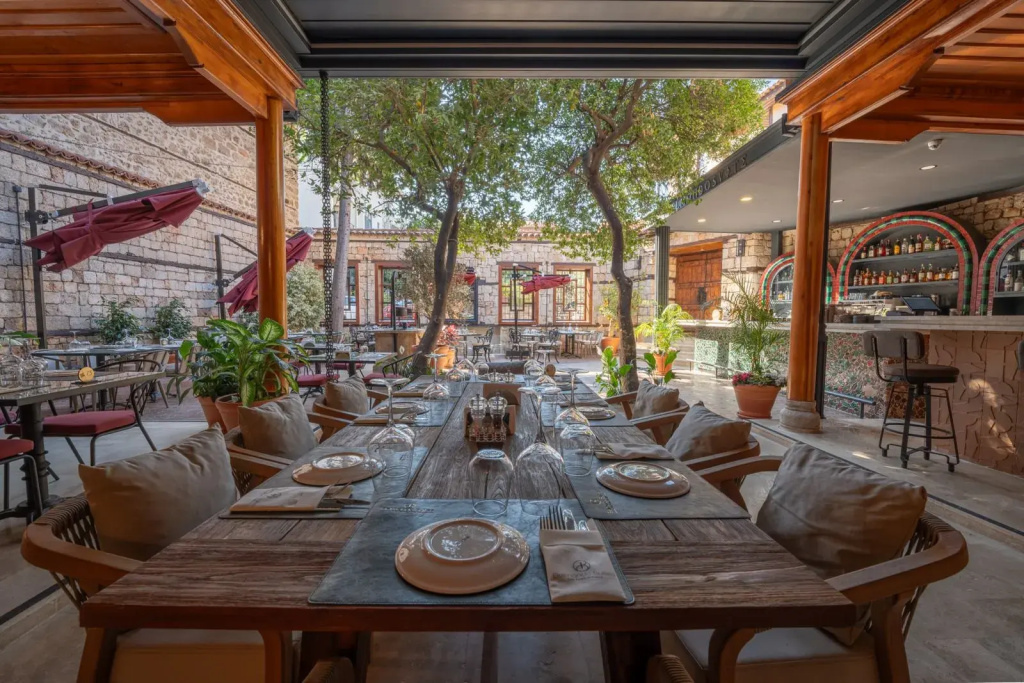 Отель Belmondo Suites