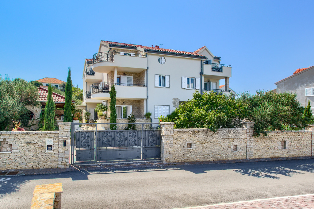 Villa Kos Murter Apartments