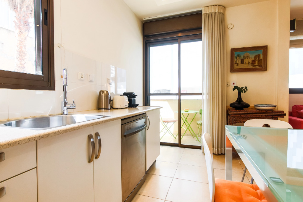 Апартаменты Cosy 1BR near Beach by FeelHome