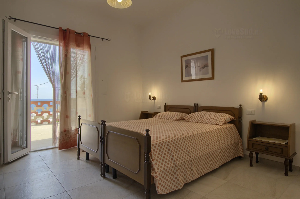 Polo - Relax Front Sea House