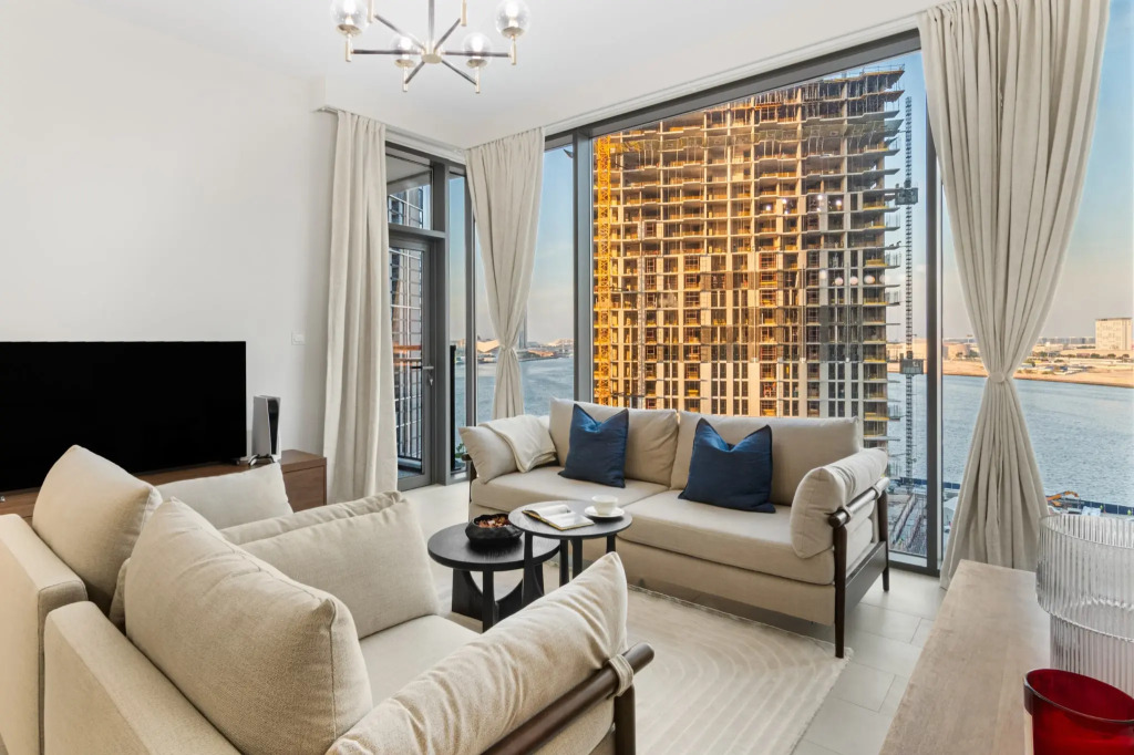 Апартаменты Bright 2BR, Top tower Creek Rise