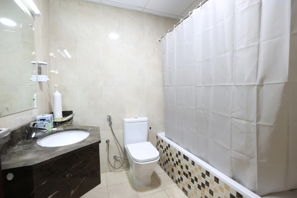 Elite LUX Holiday Homes - Spacious 1 BR Near Metro Station in Al Furjan Dubai