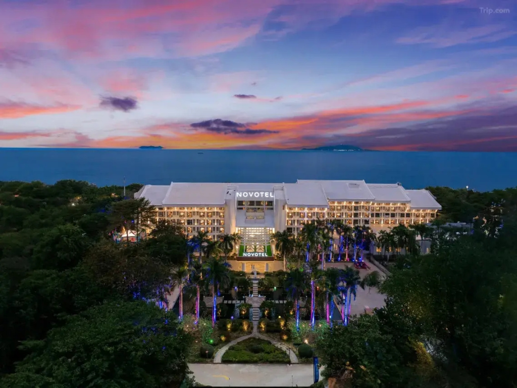 Отель Novotel Sanya Bay Yatai