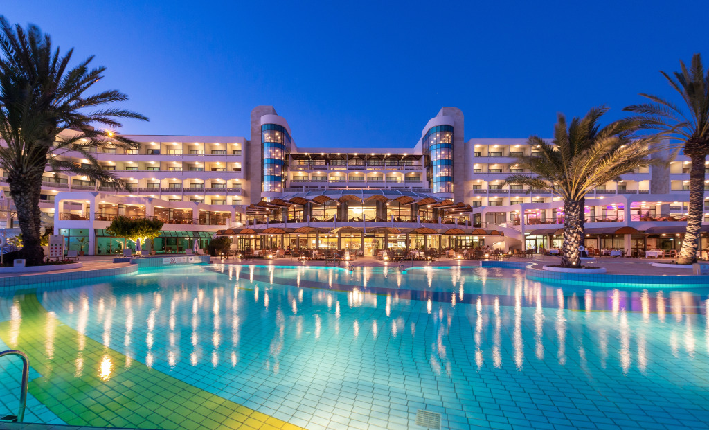 Отель Constantinou Bros Athena Beach