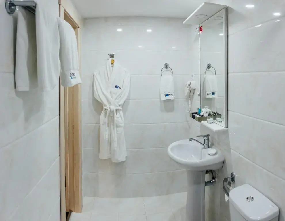 Express City Hotel