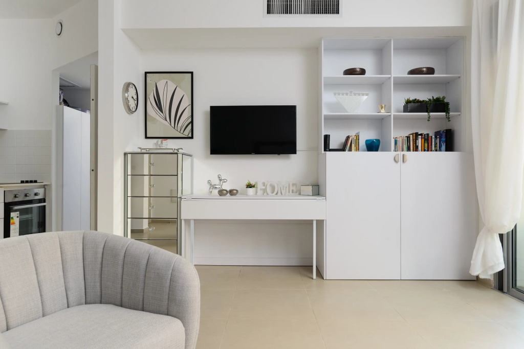 Апартаменты Quiet Hideaway & Terrace near Beach by FeelHome