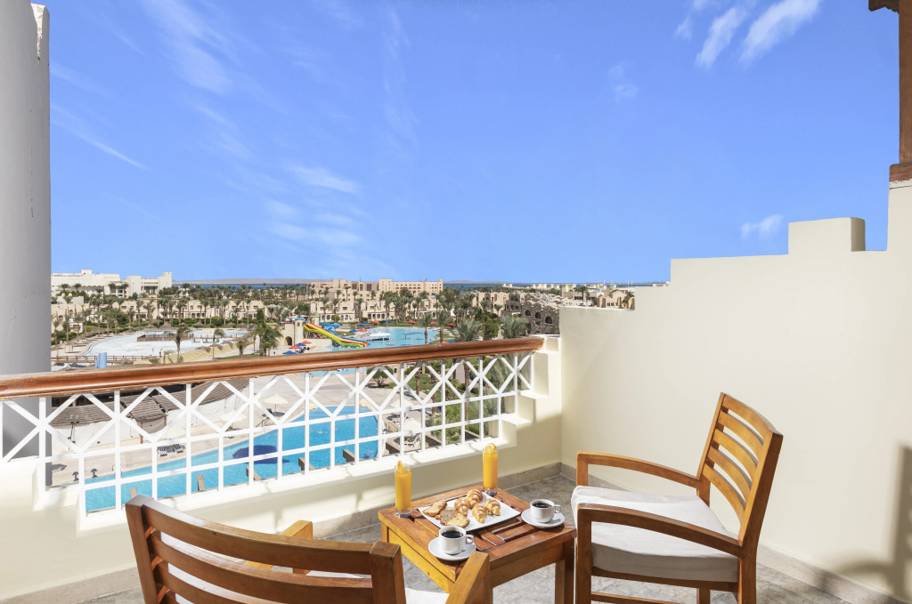 Royal Lagoons Resort & Aqua Park Families and Couples Only