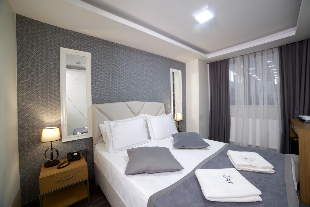 Отель Almina Inn