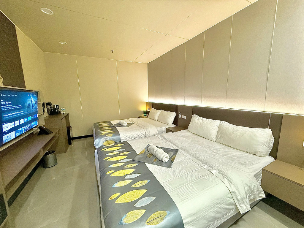 Skyport Hotel