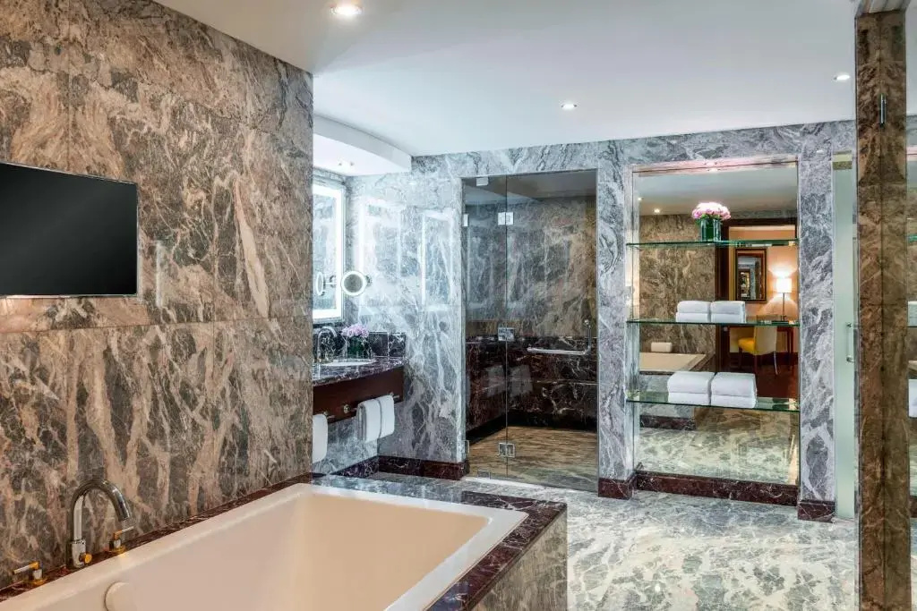 Отель Sheraton Oman