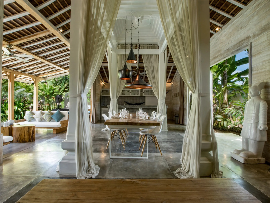 Villa Little Mannao by Villa Finder