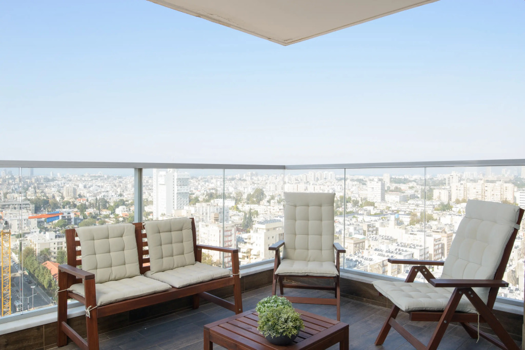 Апартаменты Deluxe & Terrace with City Overview by FeelHome