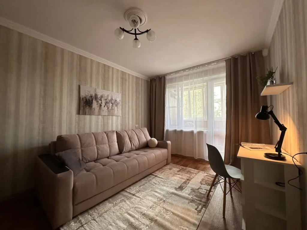 Apartament 52 на улице Челюскинцев 15