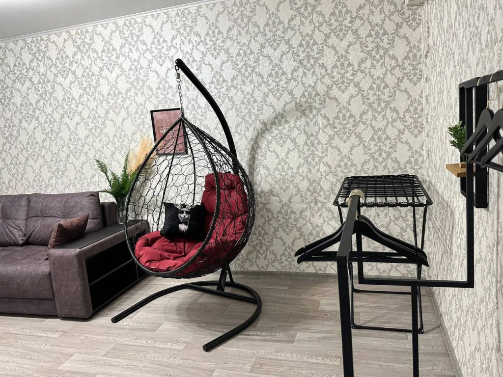 Квартира Top Rooms: Двухкомнатная у метро Пролетарская с качелями