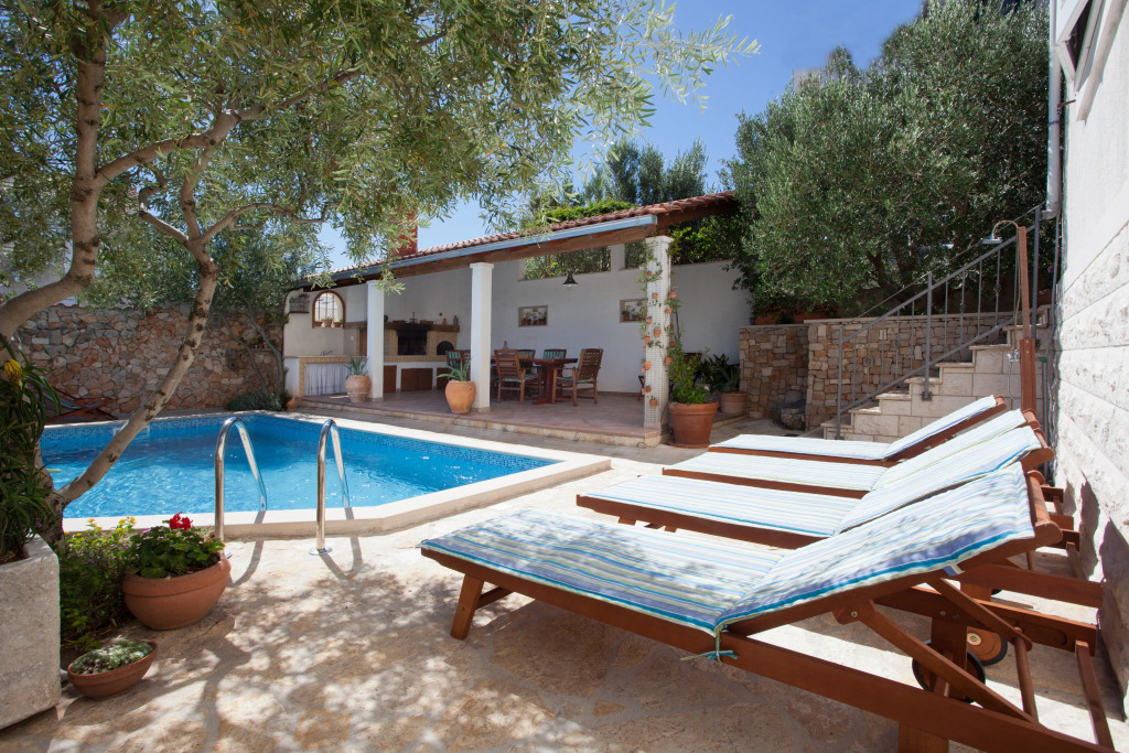 Villa Lukrecia - Stone Villa with Pool & Sea Views I Supetar, Brač