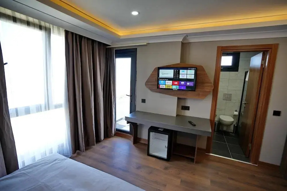 Shelton Airport Hotel