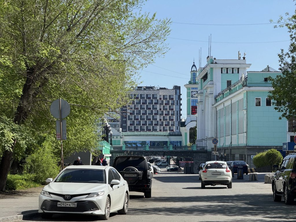 Квартира Светлая однушка в Атмосфера Сна с качелью в 2 мин. пешком от ЖД Вокзала