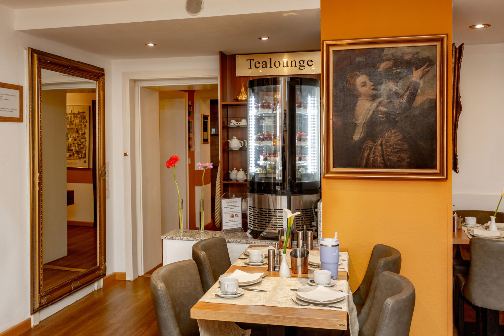 TIPTOP Hotel Burgschmiet Garni