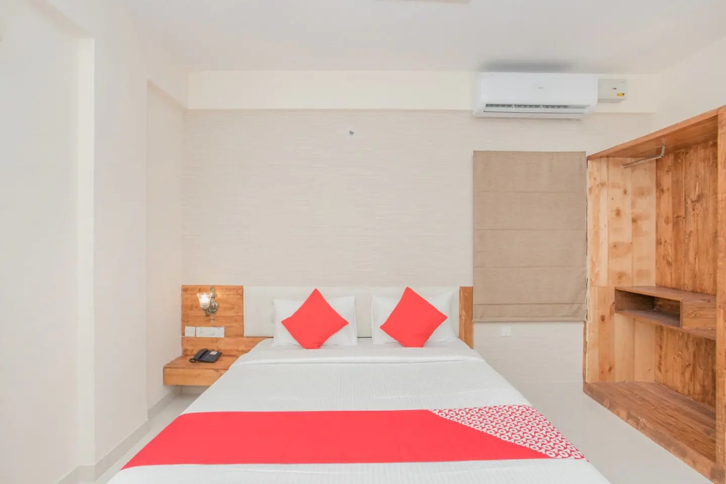 Отель Dollars Nest