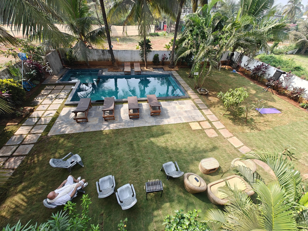 SOLS Backyard Bungalow