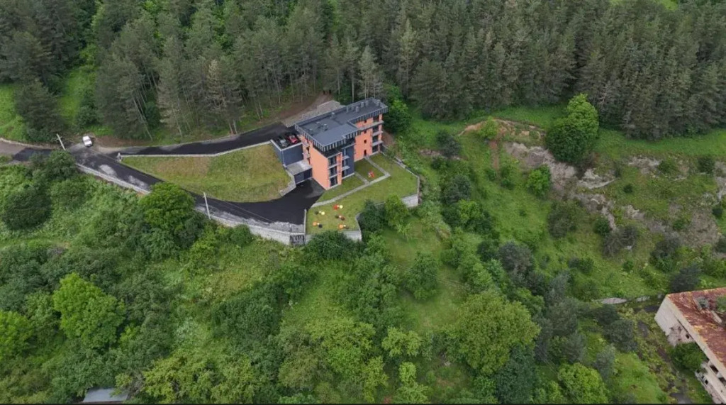 Cone Hotel Dilijan, By One