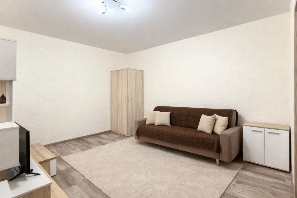 Квартира светлая просторная (65 м²) с дизайнерским интерьером