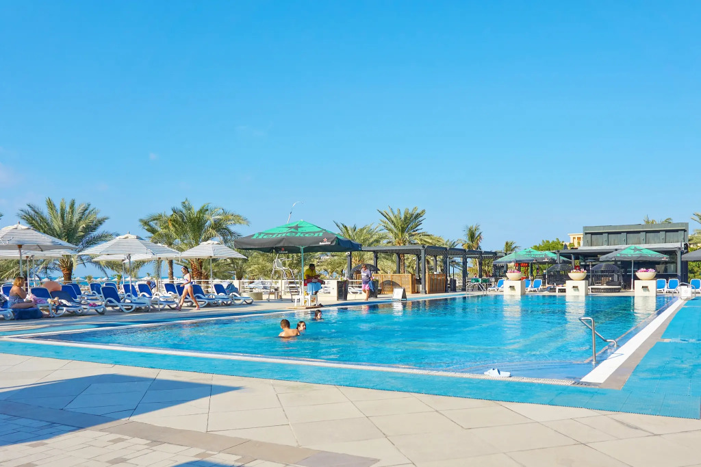 Апарт-отель Al Hamra Palace At Golf&Sea
