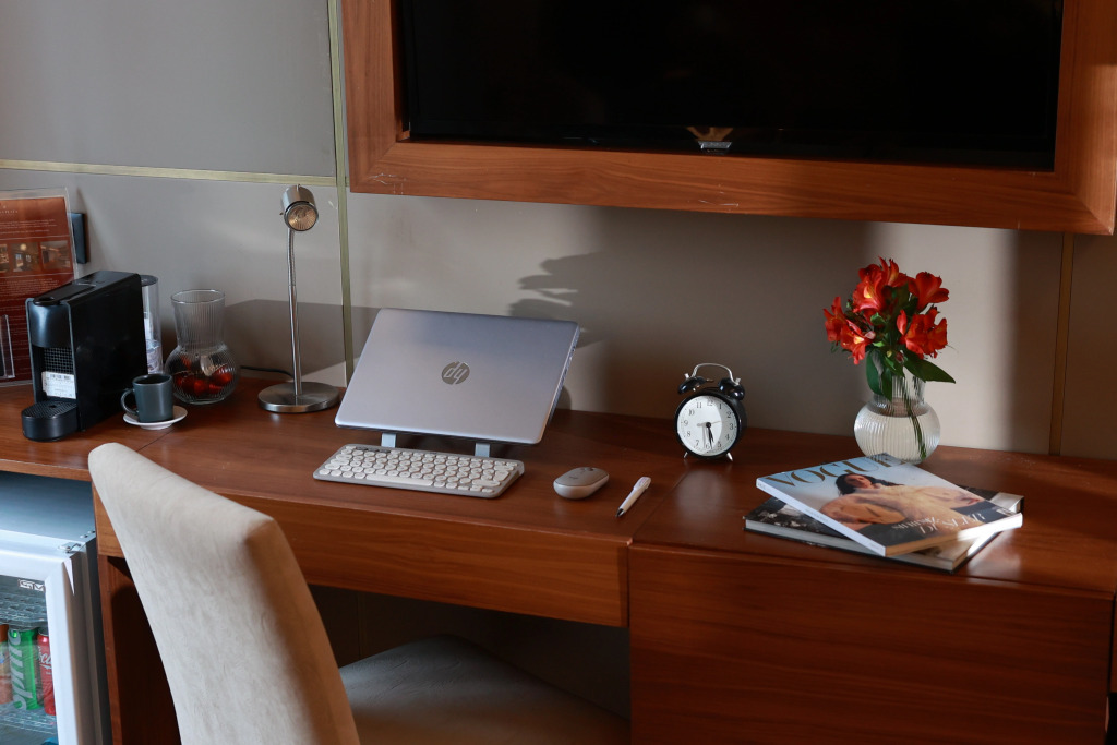 Revia Square Hotel