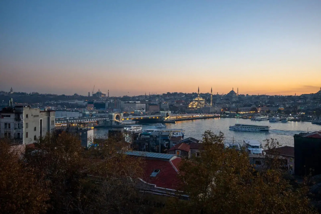 Отель Art Karakoy Hotel