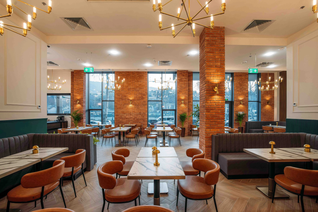 Hotel Monday by DNT Group
