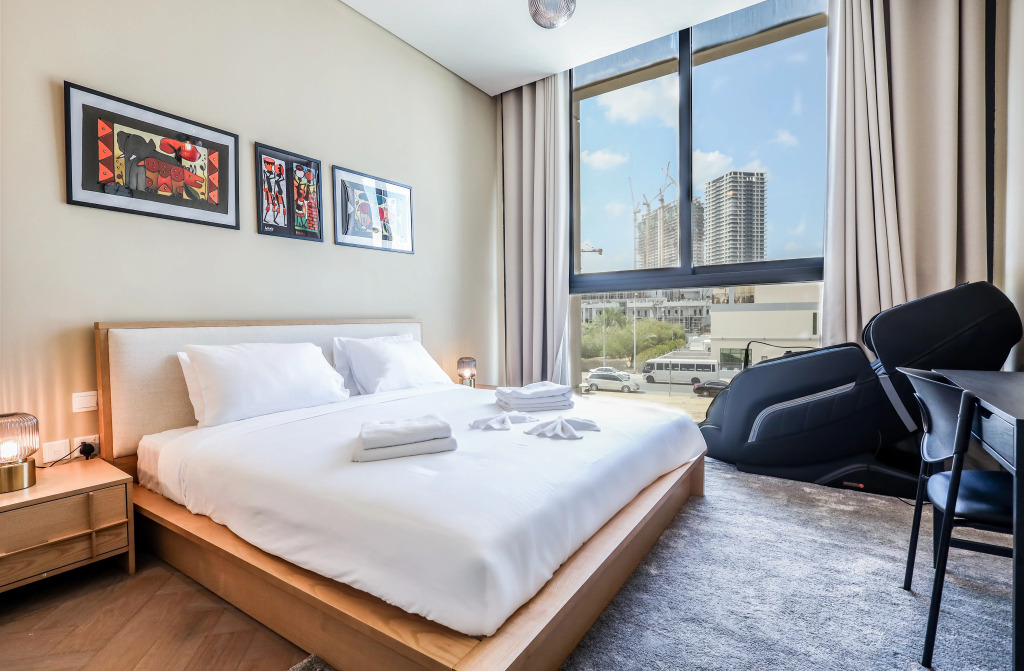 Апартаменты Elite LUX Holiday Homes - Luxurious 1BR Suite in Signature Livings JVC - Dubai