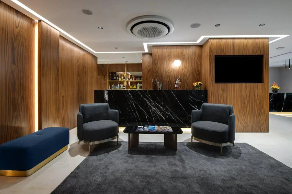 Отель Gleam Collection Hotel