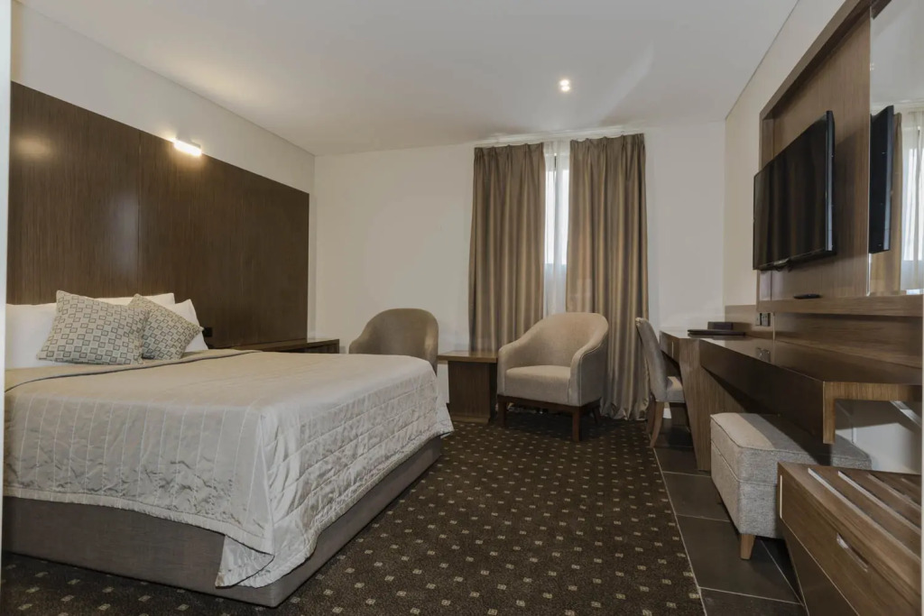 Motel 10