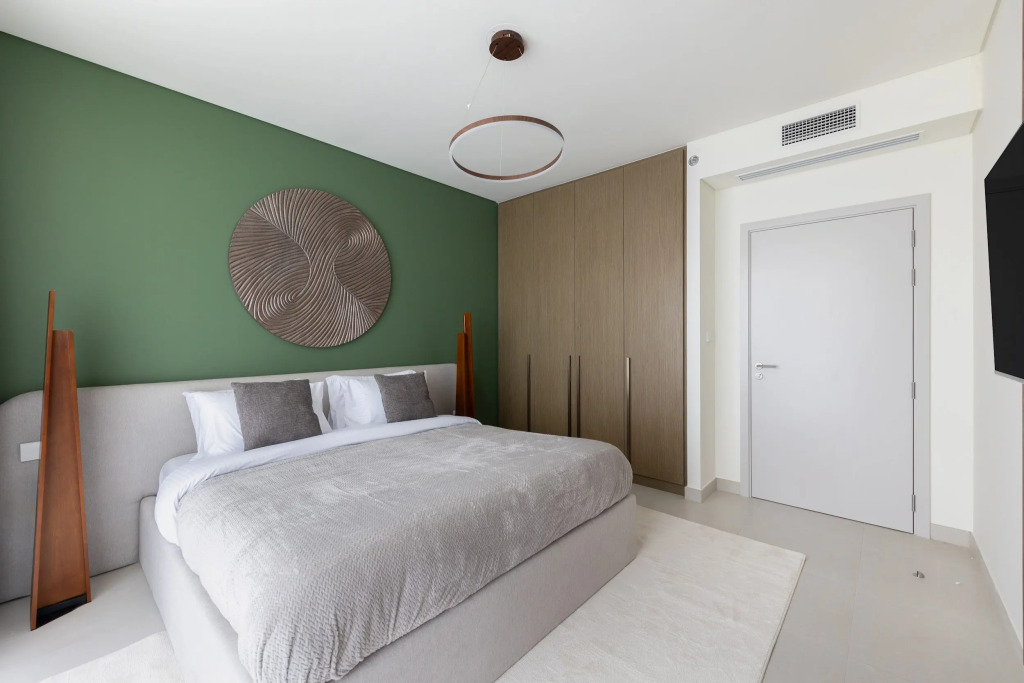 Апартаменты Modern 1BR in Beach Mansion with Pool and Gym