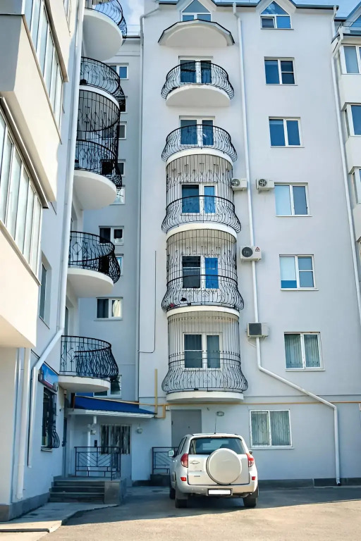 Квартира Трехкомнатная в центре Ромашки