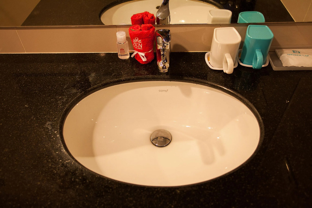 Отель ZEN Rooms Silom Soi 17