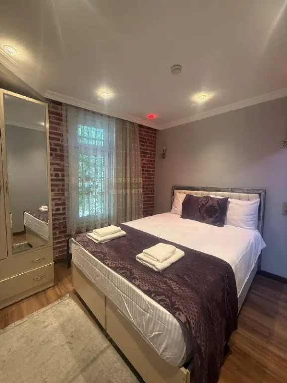 Апартаменты Modern 2BR Apt, 5 Min to Taksim, 2AC, Super Central #A8