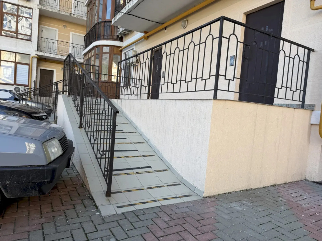 Квартира 417 с Балконом и Видом на Горы в Центре