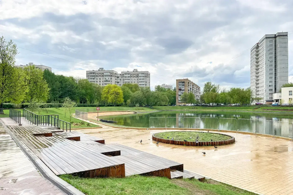 Квартира Уютная студия возле метро и пруда
