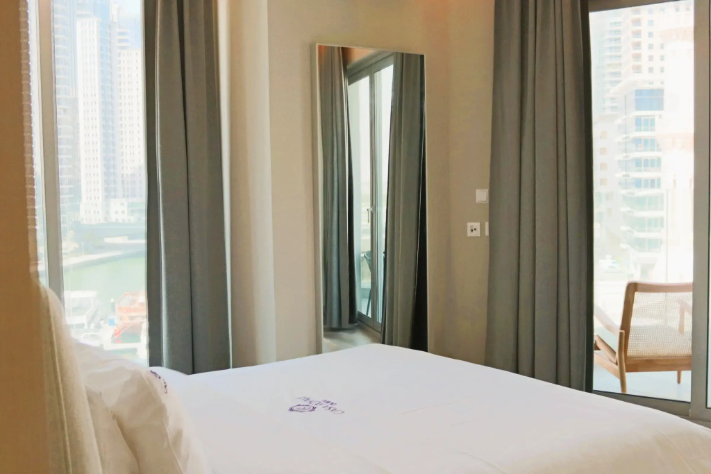 Casa Royale Vacation Homes - 1BR with Full Marina View