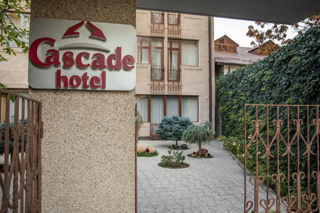 Cascade Hotel