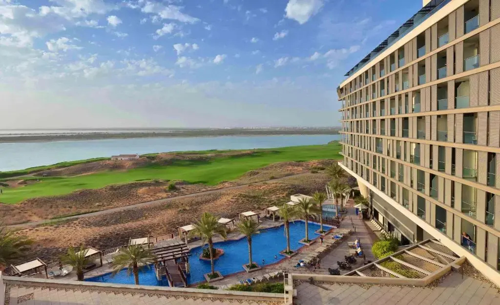 Отель Yas Plaza Mangroves by IHG