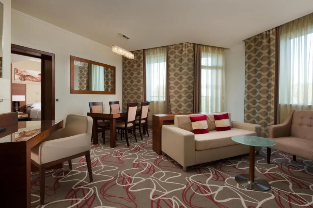 5 ★ Sheraton Skypoint Luxe