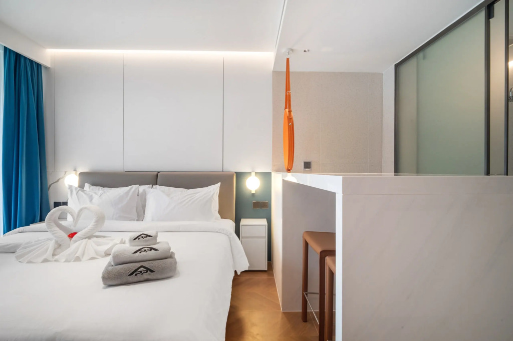 Апартаменты Resort Stylish Beachfront Studio A110 Layan