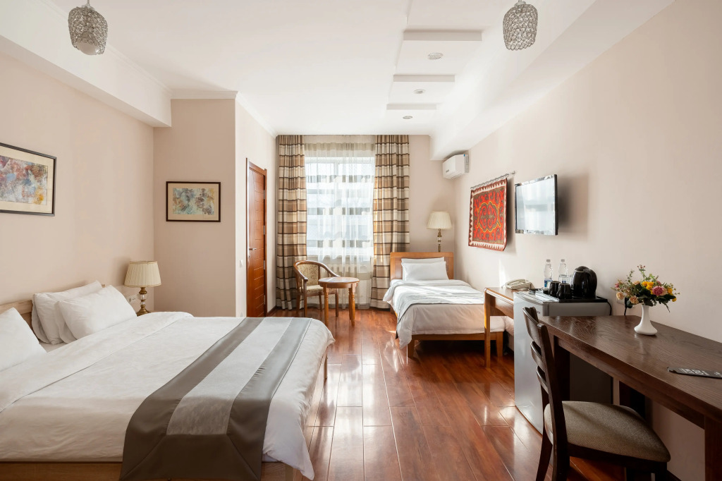 Soluxe Hotel