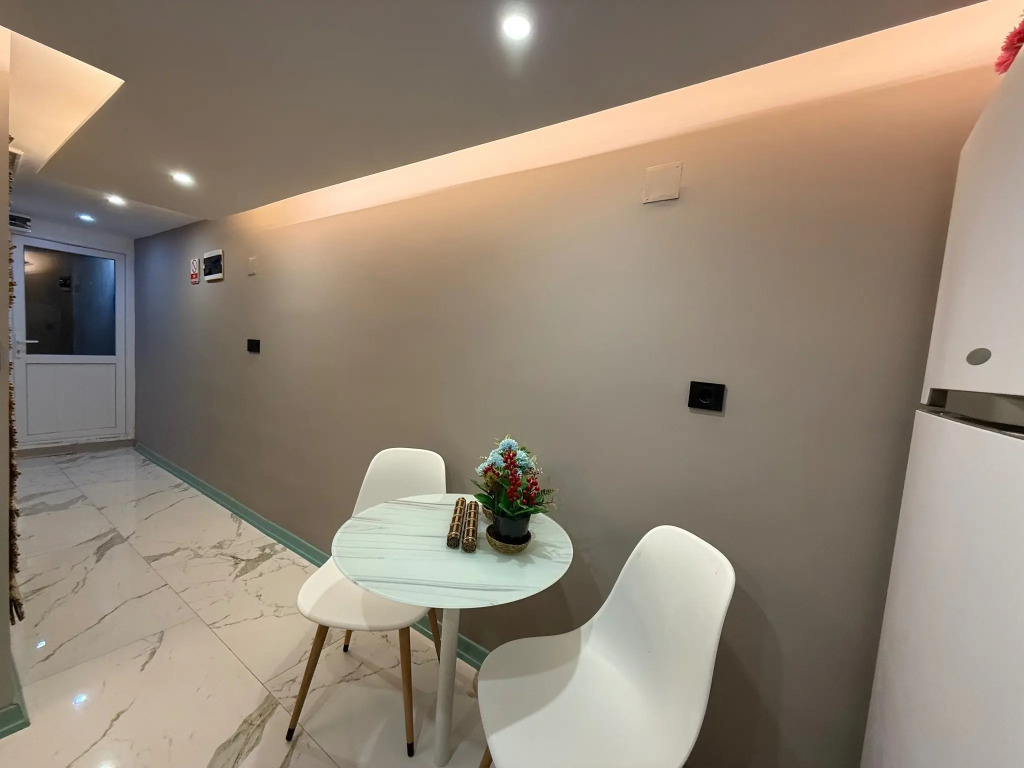 Апартаменты Cozy duplex with a private terrace near the metro