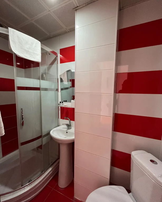 Отель Red White