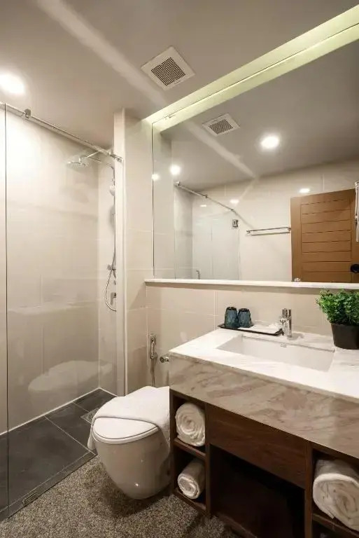 Manhattan Hotel Bangkok