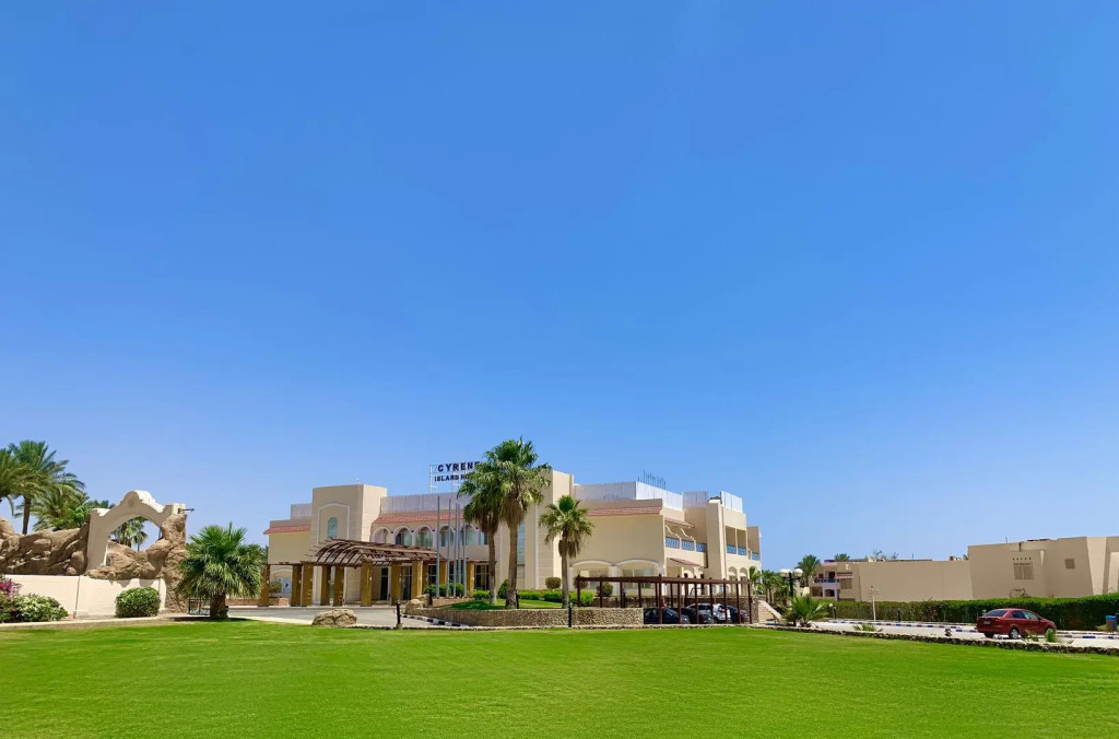 Ivy Cyrene Island Aqua Park Resort