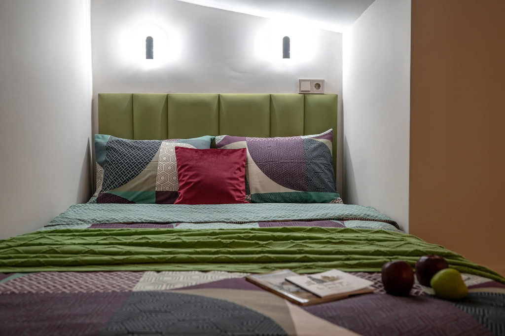 Квартира Дизайнерская мансарда Green Attic с кондиционером и виниловым проигрывателем у Невского проспекта